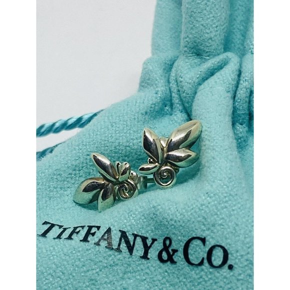 Tiffany & Co. Paloma Picasso Olive Leaf Stud Earrings Silver 925 Mint Pouch - Picture 1 of 6